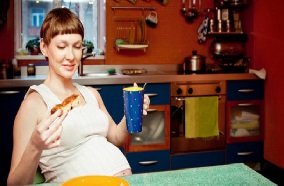Estudio revela que dieta materna deficiente puede "recablear" el cerebro del bebé y ponerlo en riesgo de por vida a la obesidad.